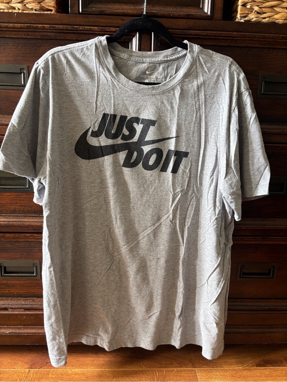 Nike Men's Gray 'Just Do It' Graphic T-Shirt in size XL
